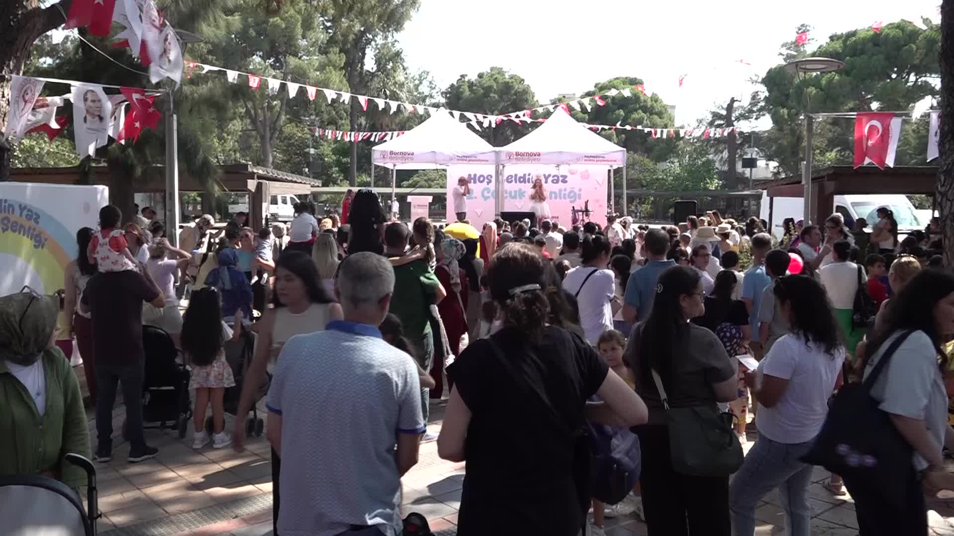 Bornova’da çocukların yaz coşkusu Büyükpark’tan taştı