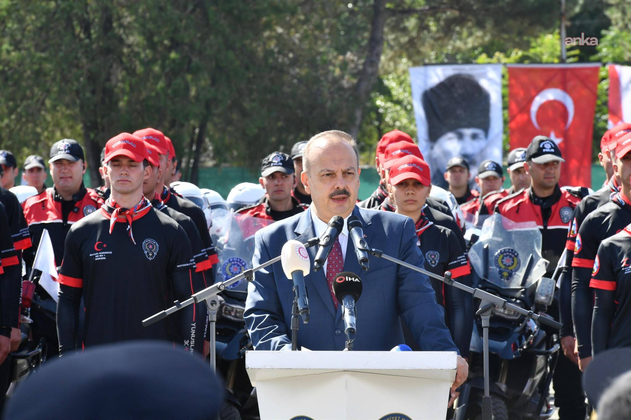 Ankara Valisi Canbolat, Motosikletli Polis Timleri'nin mezuniyet törenine katıldı