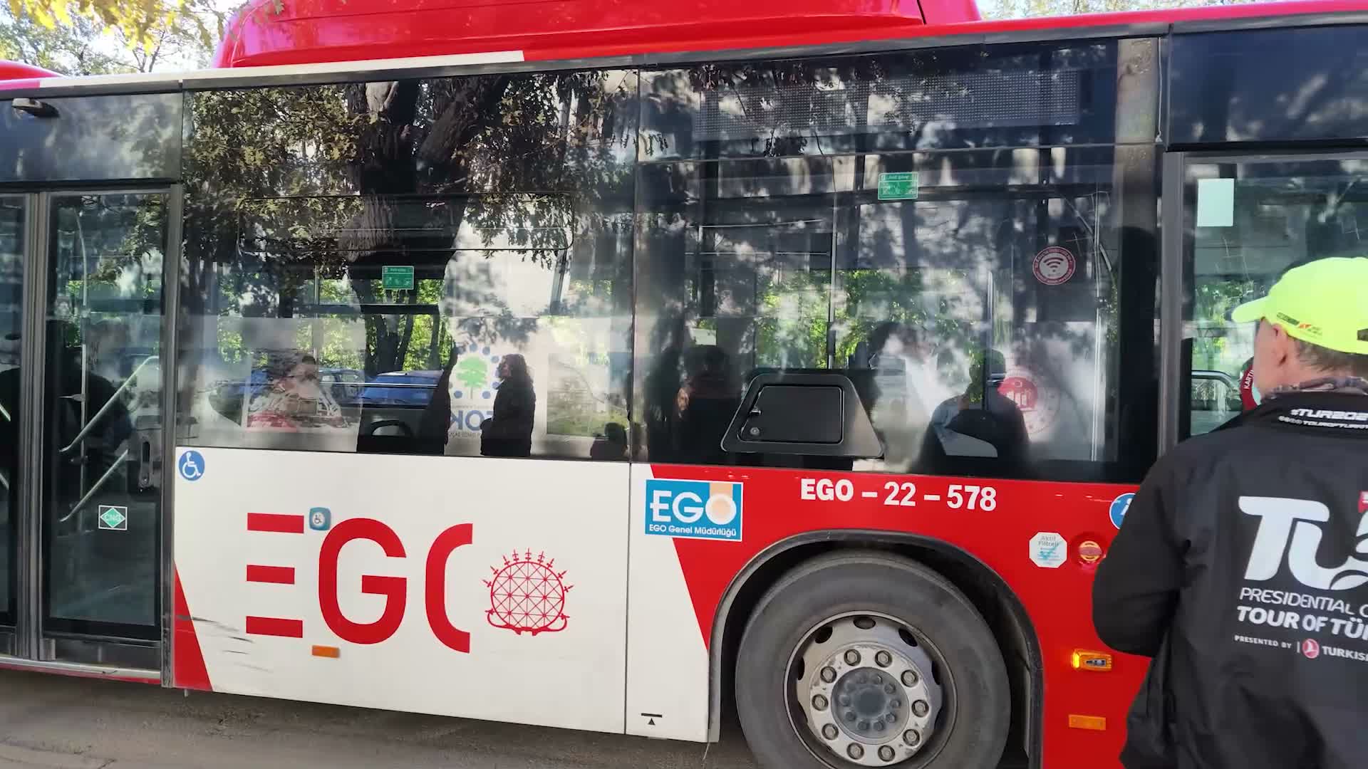 Başkentli üniversite öğrencileri, Kızılcahamam’da doğa yürüyüşünde buluştu