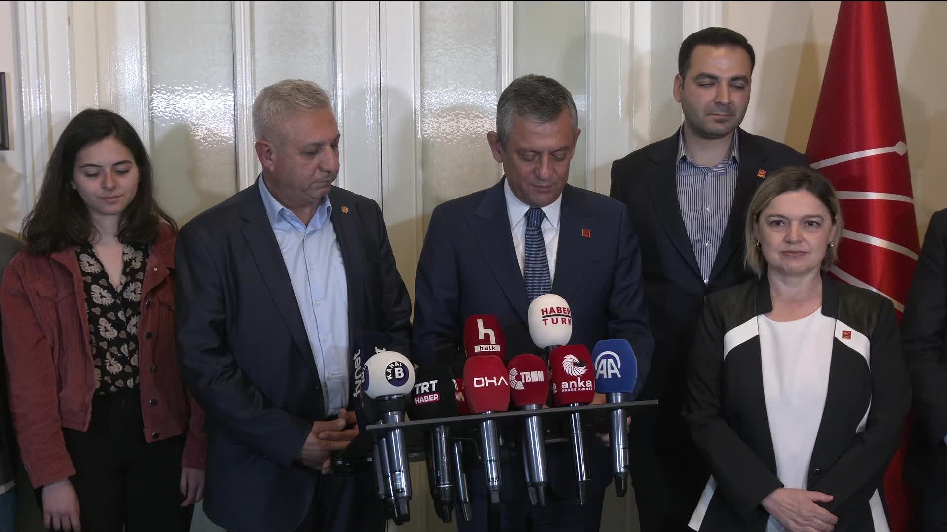 EMEP'ten TBMM'de Özgür Özel'e ziyaret... Aslan: "Birlikte mücadele içerisinde olacağız"