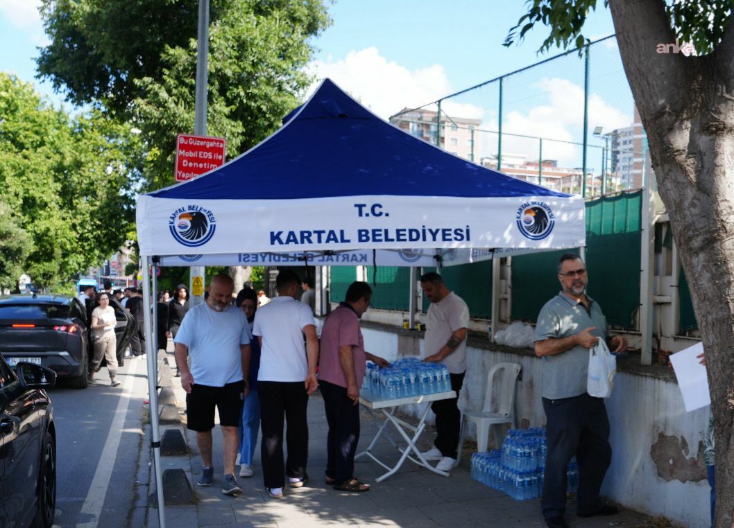 Kartal Belediyesi, öğrencilerin ve ailelerinin sınav heyecanına ortak oldu