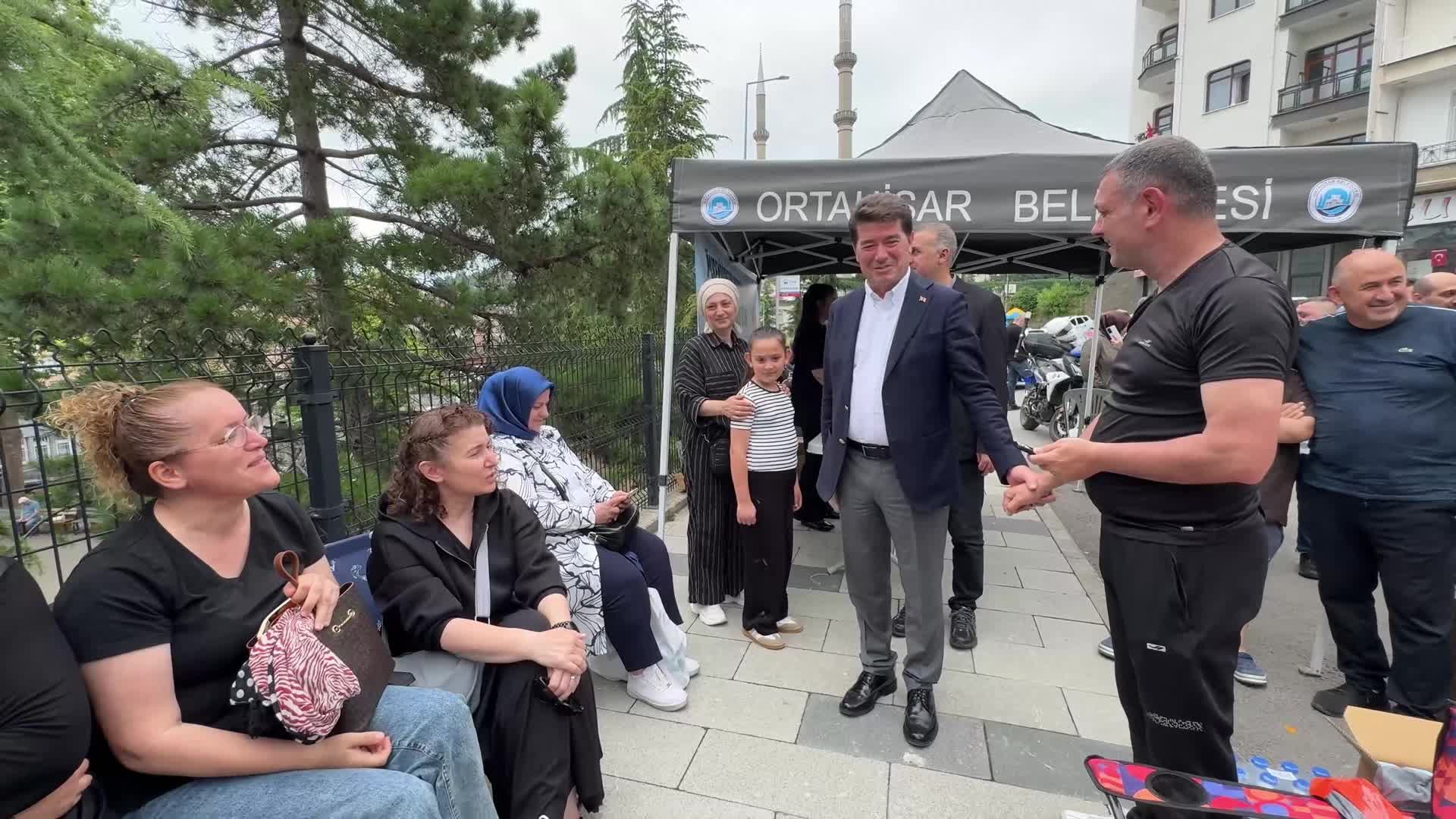 Ortahisar Belediye Başkanı Kaya, velilerin sınav heyecanını paylaştı
