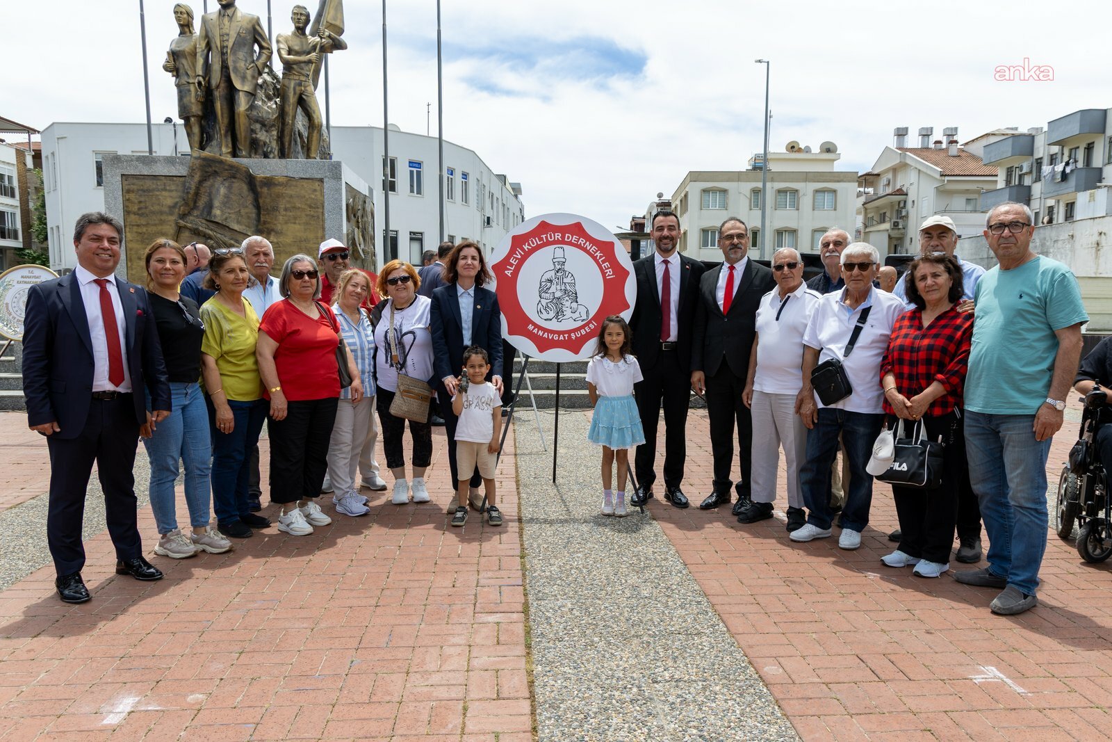 Manavgat Belediye Başkan Vekili Çiçek, çelenk sunma törenine katıldı