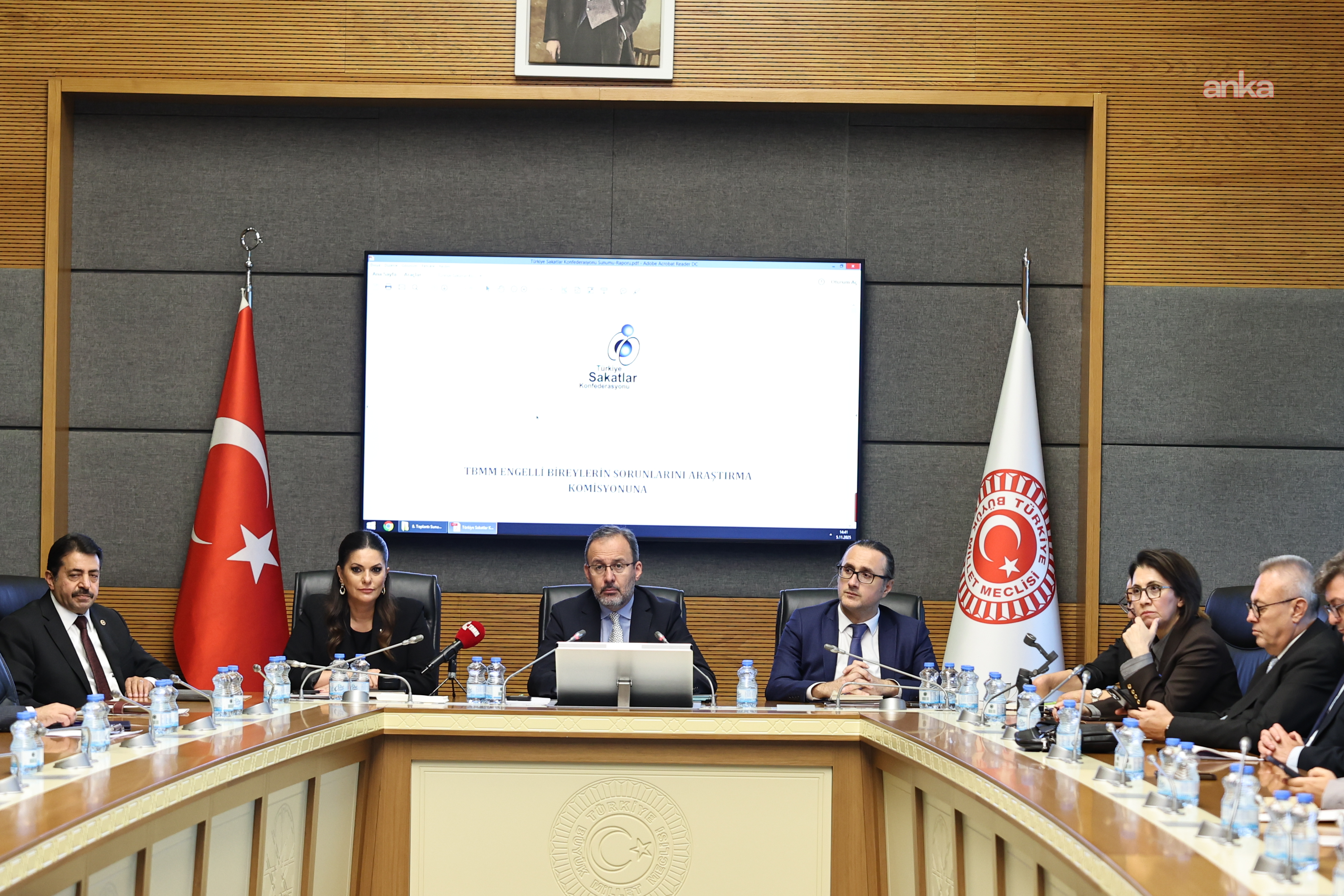 Engelliler komisyon raporunu bekliyor...  Komisyon Başkanı Kasapoğlu: "10 bin sayfayı aşan devasa bir değerlendirme havuzu söz konusu"