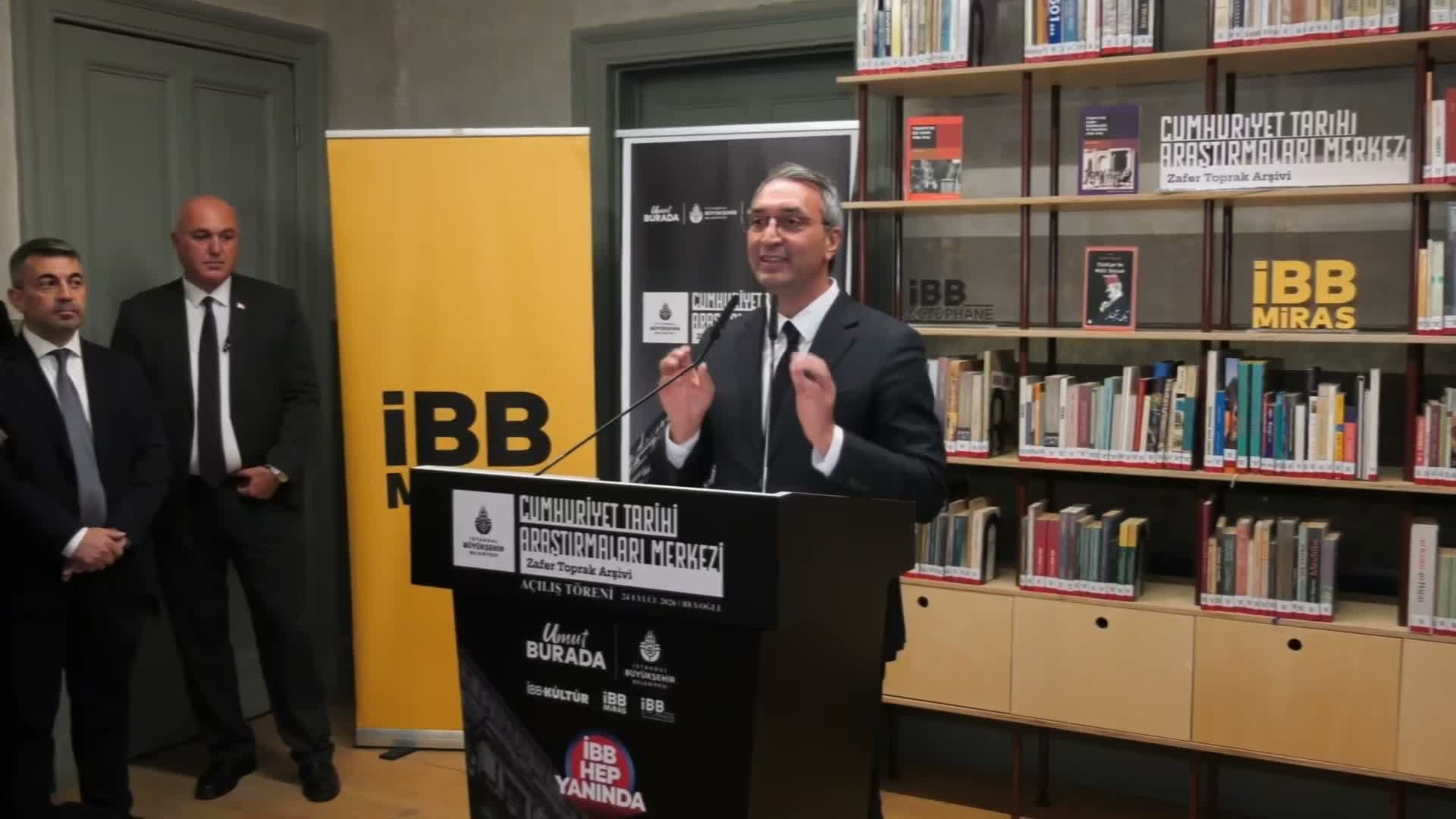 Cumhuriyet'in hafızası Metrohan'da yaşayacak... Prof. Dr. Zafer Toprak Arşivi açıldı