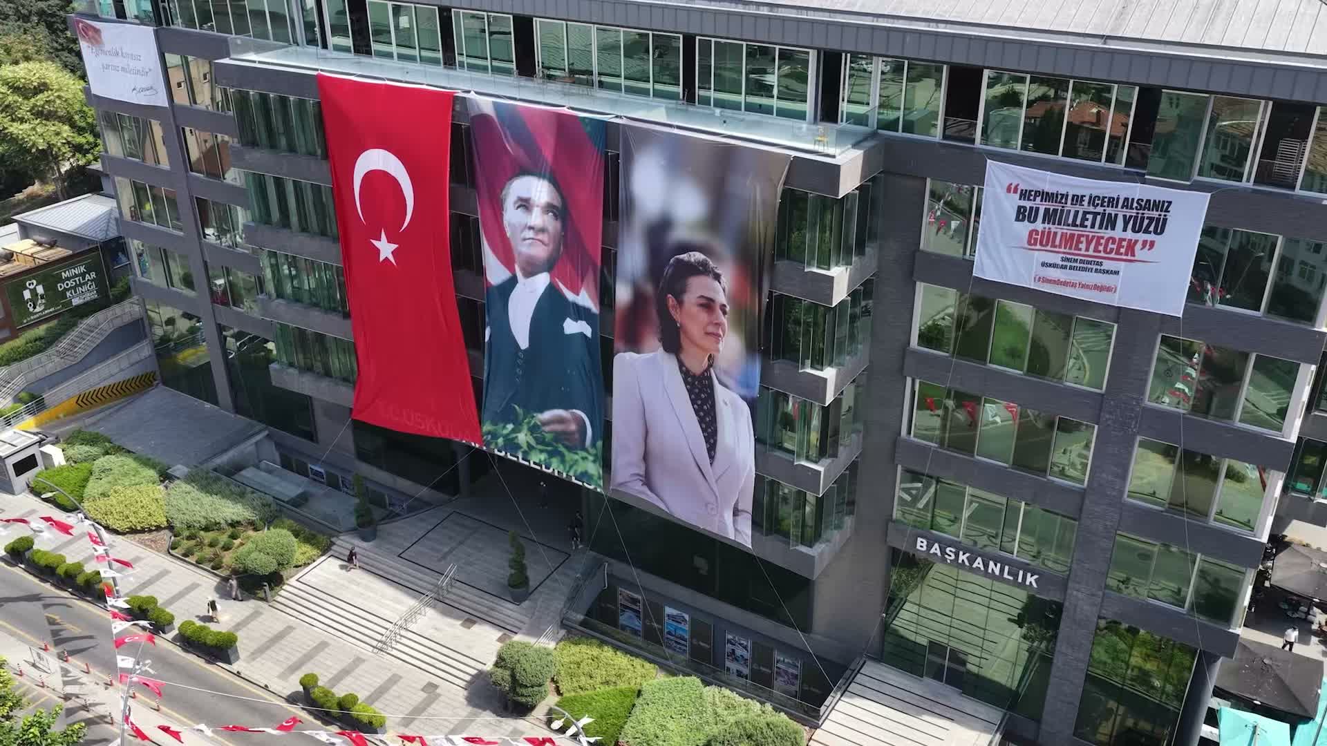 Üsküdar Belediyesi'ndeki Sinem Dedetaş posteri indirildi