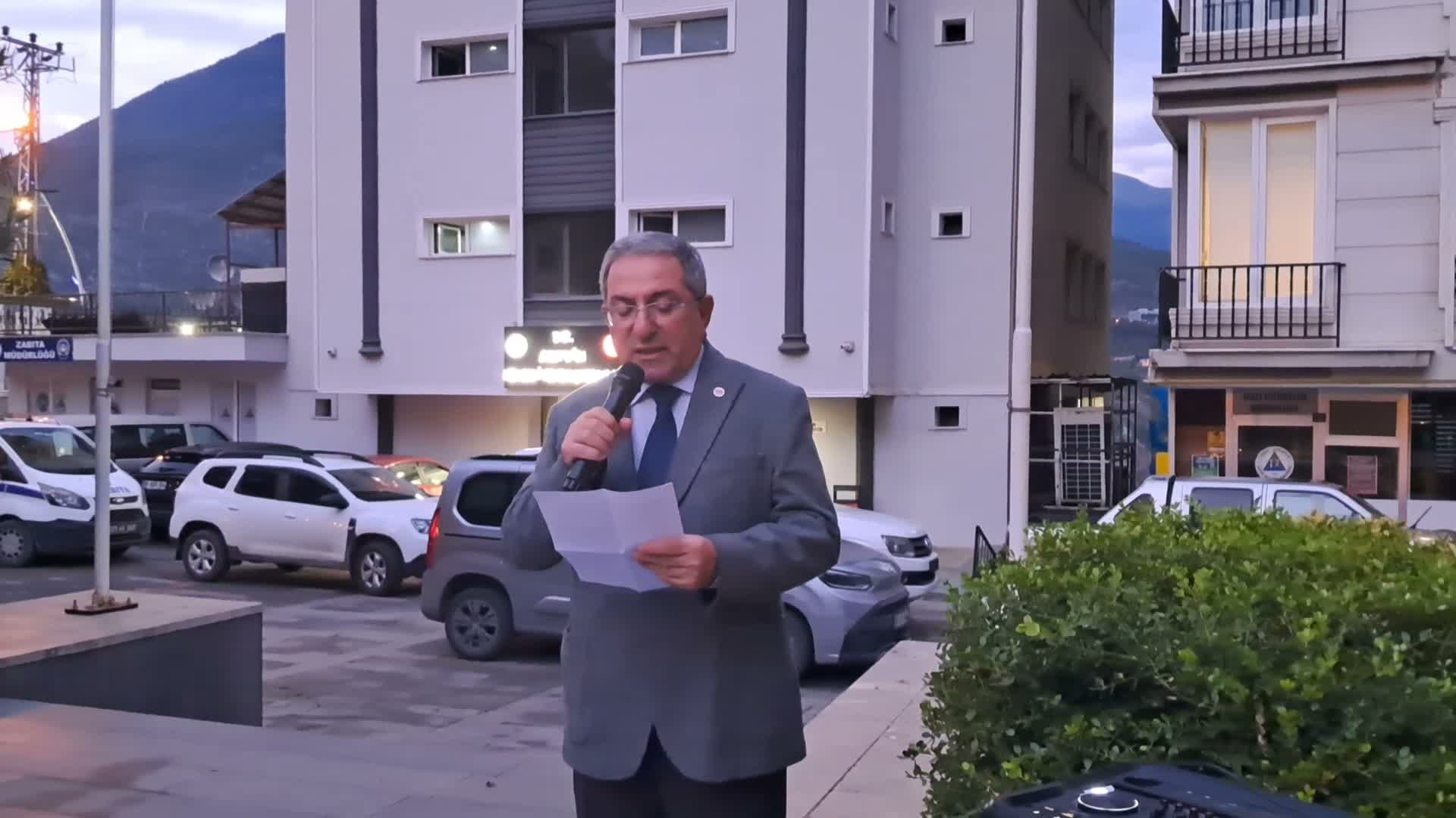 Halk TV'ye kayyım atanması, Artvin’de YENİ Parti tarafından protesto edildi
