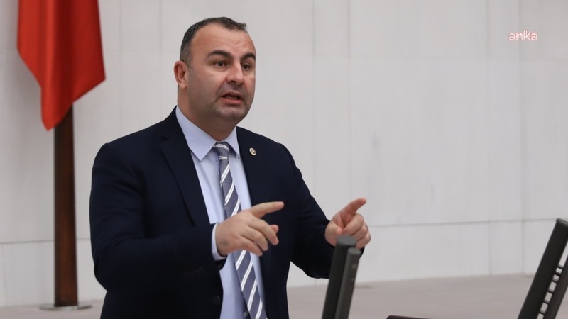 YENİ Parti İzmir Milletvekili Arslan: "CHP’li meclis üyesinin seçimin hemen ardından AKP ilçe binasında ne işi var?"