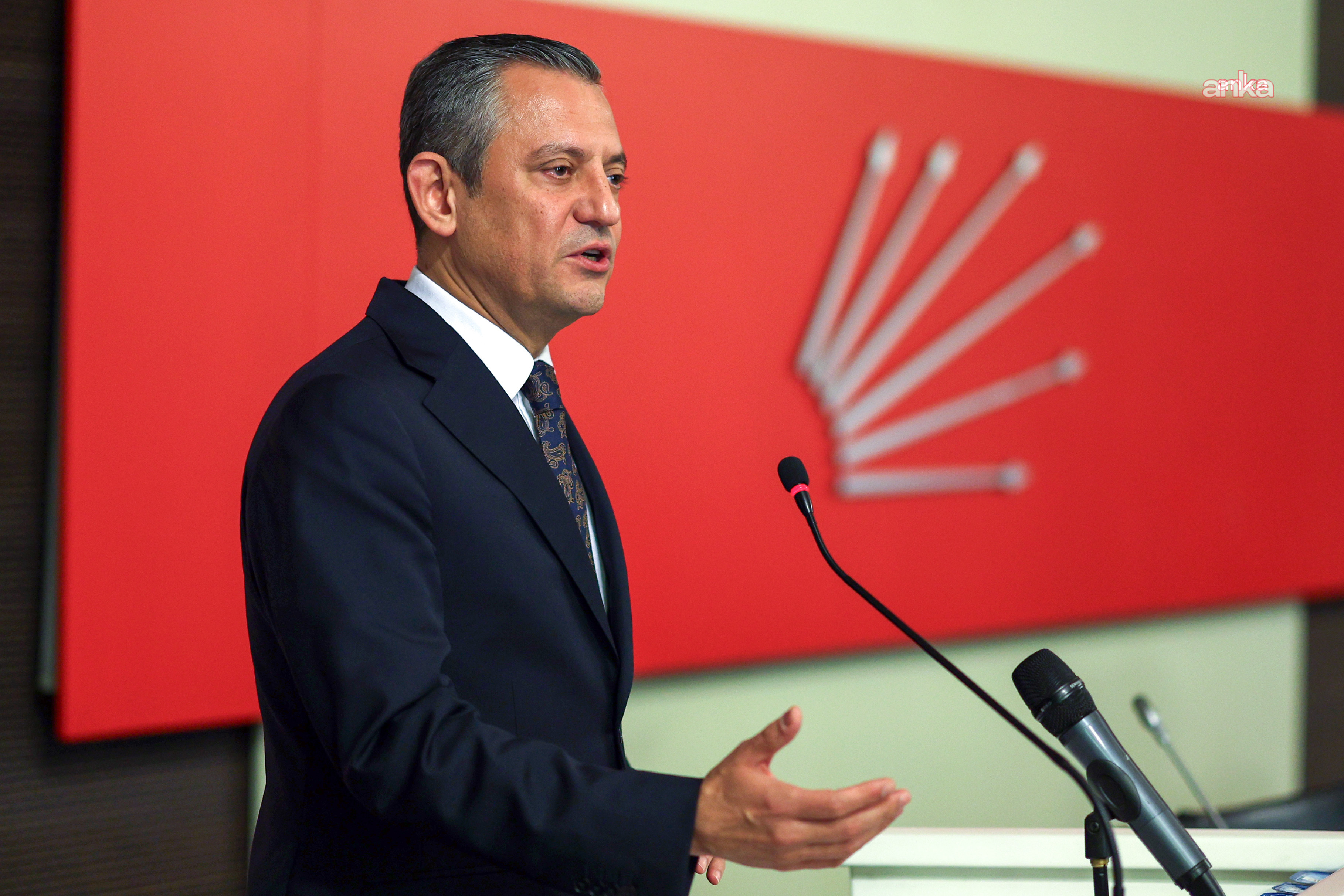 Özgür Özel'den Akın Gürlek ile Celal Çelik iddiası: "Doğrulatamam, gazetecilerin Akın Gürlek'le kaç kez görüştünüz diye sorması lazım"