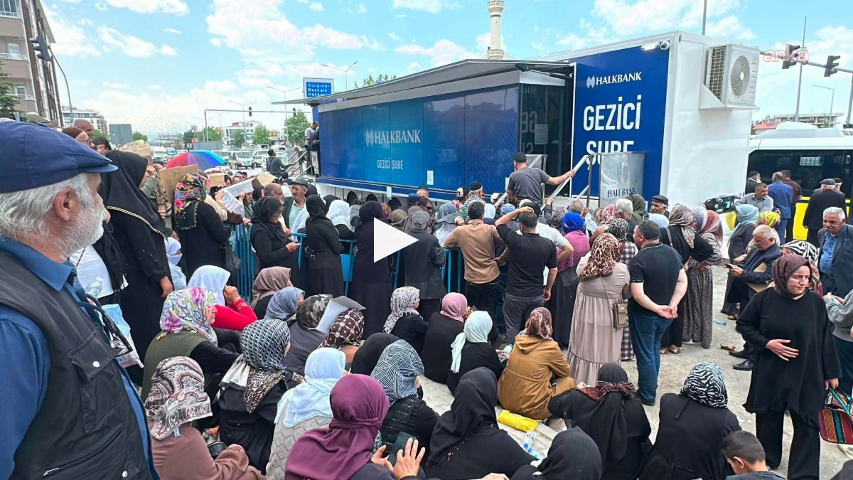 Van'da 120 bin ihtiyaç sahibi günlerdir sıra bekl…