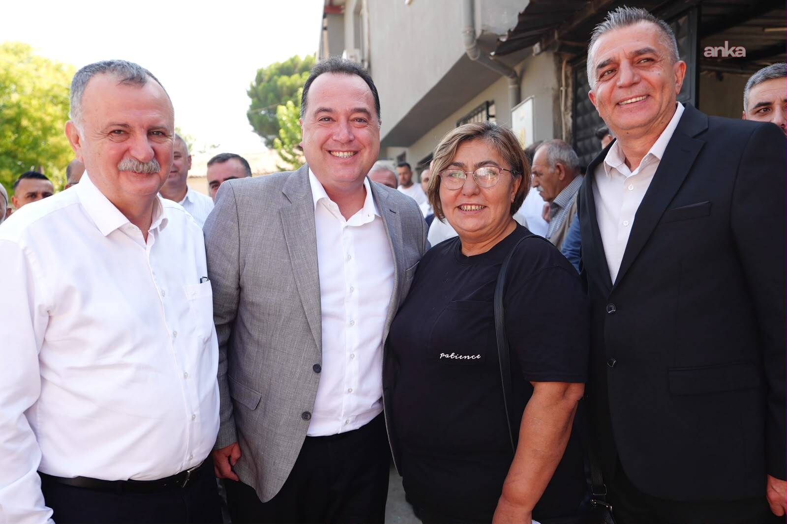 Manisa Büyükşehir Belediye Başkanı Dutlulu, Şehzadeler'de talepleri dinledi