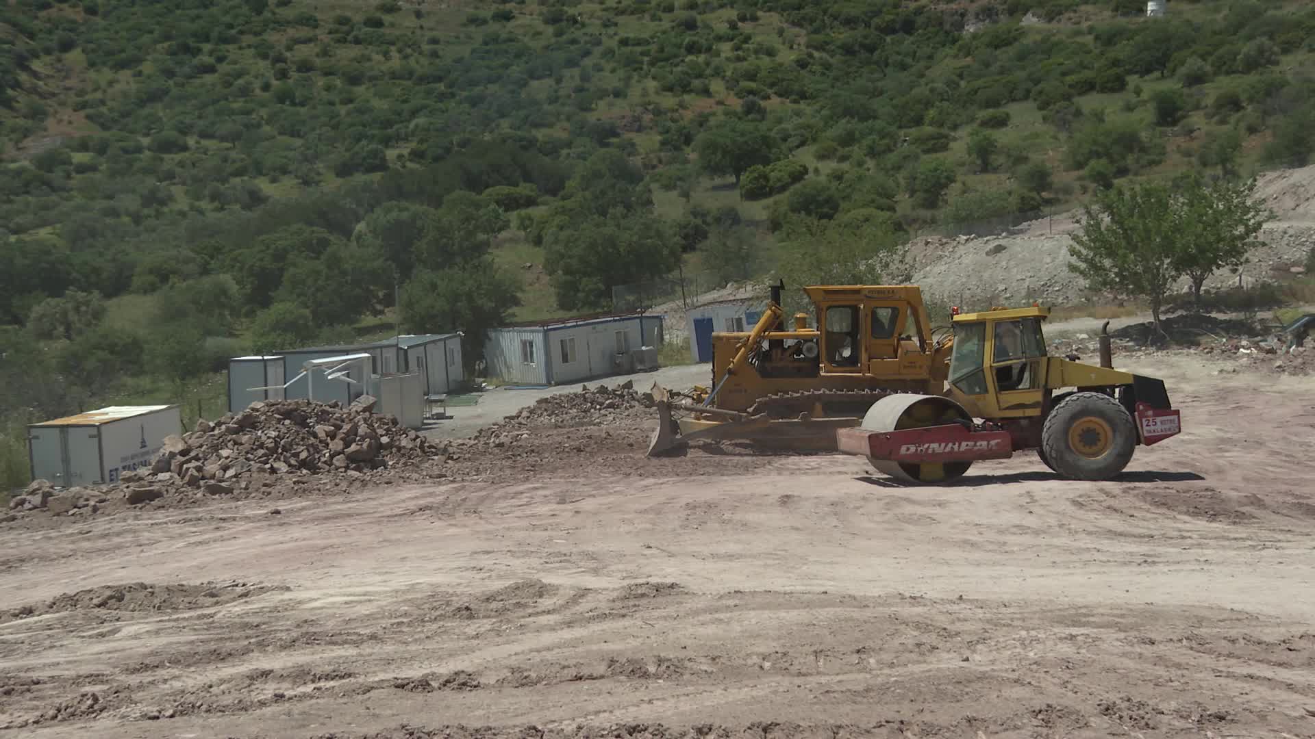 İzmir Büyükşehir’den Dikili’ye tam teşekküllü sokak hayvanları kampüsü