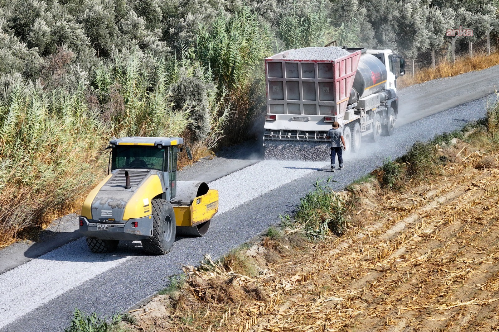 Efeler’de Savrandere-Böcek bağlantı yolu asfaltlandı