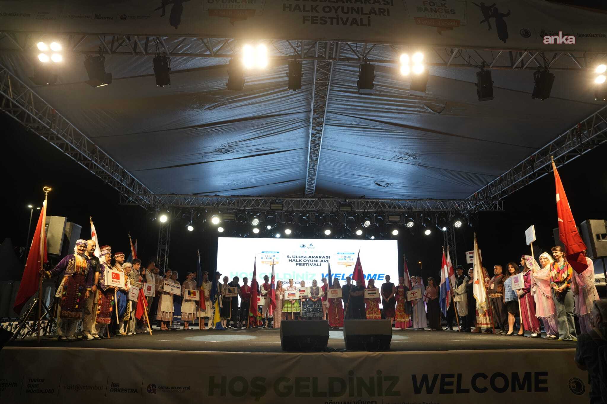 Kartal'da düzenlenen 5. Uluslararası Halk Oyunları Festivali'ne coşkulu final