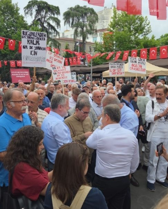 Görevden alınan CHP Rize İl Başkanı Saltuk Deniz: Özgür Özel’i savunmak, Ekrem İmamoğlu’na destek vermek suç mu?