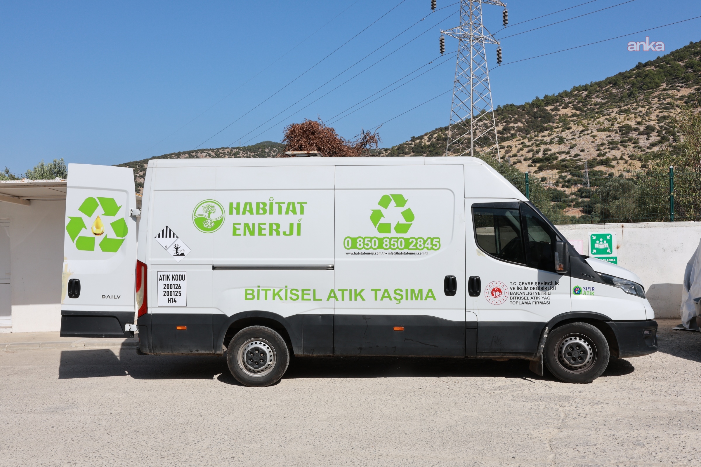 Bodrum Belediyesi, bitkisel atık yağ toplama bidonlarını hizmet noktalarına yerleştirdi