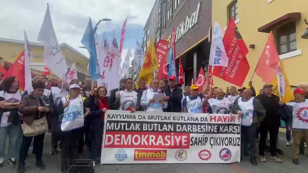 Samsun'da, emek ve meslek örgütleri CHP Genel Merkezi'ne polis müdahalesiyle girilmesini protesto etti