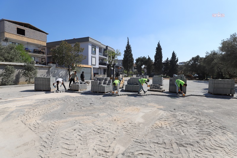 Menderes'te okul önü düzenlemesi: Kilit parke yol ve otopark