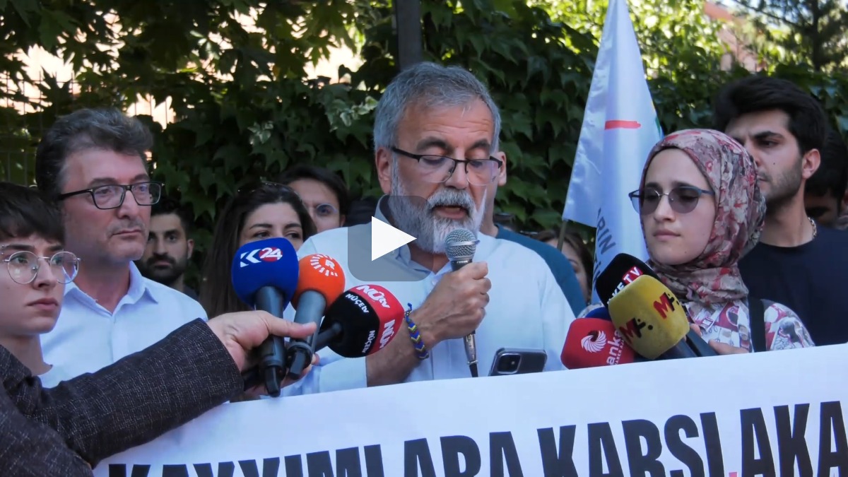 Prof. Dr. Bülent Bilmez: “Adım bile anılmadan kovulmanın asıl nedeni söylenmiyor