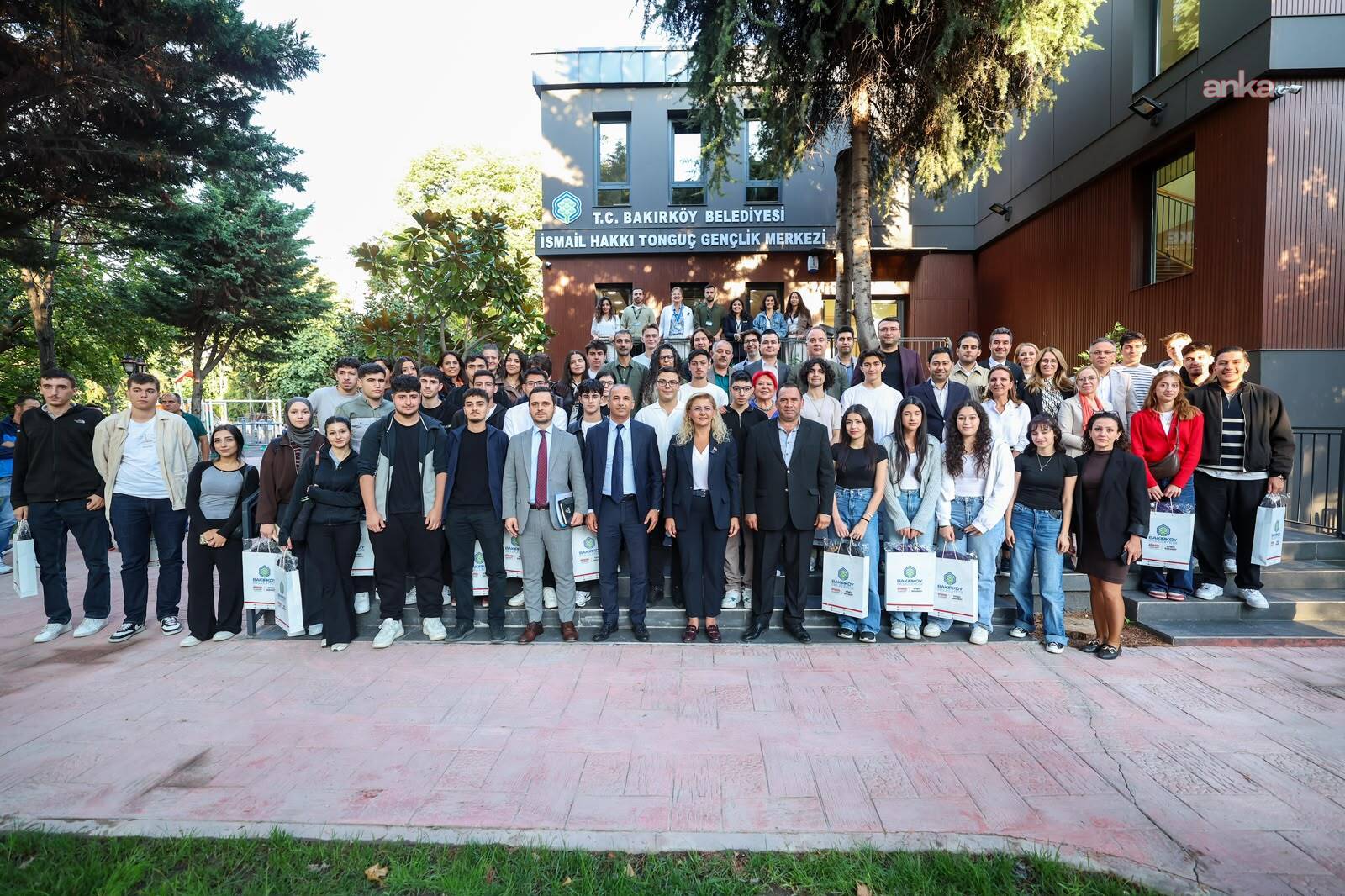 Bakırköy’de gençlerin üniversite başarısı kutlandı