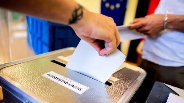 Almanya’daki eyalet seçimlerinin sandık çıkış anketine göre Elif Eralp’in partisi Berlin’de; AfD, Mecklenburg-Vorpommern’de önde