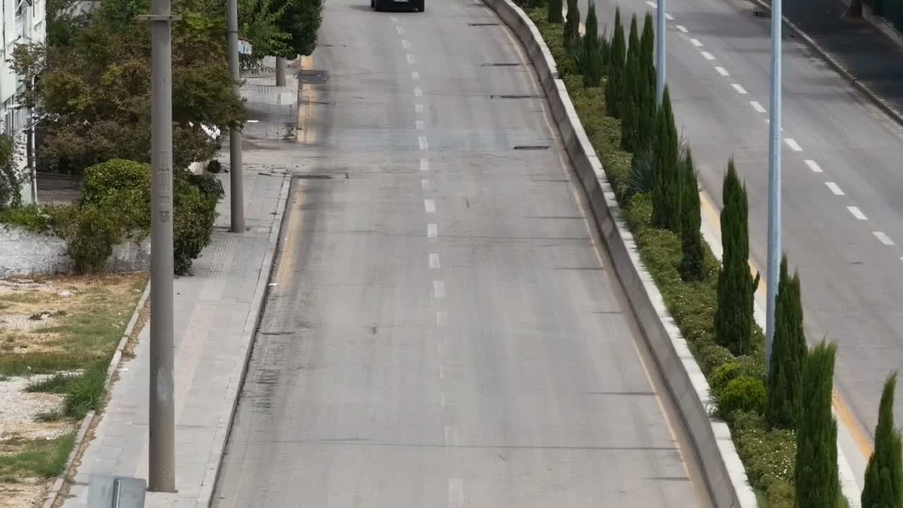 Denetimi fark edince direksiyonu yanındaki kişiye bıraktı
