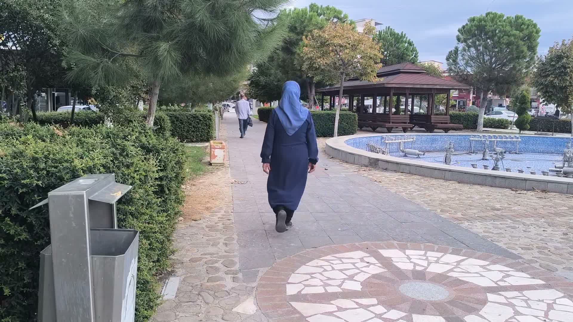 Hayat pahalılığından dert yanan vatandaş: "Anca vitrinlere, etlere bakıp gidiyoruz, kokusunu duyuyoruz"