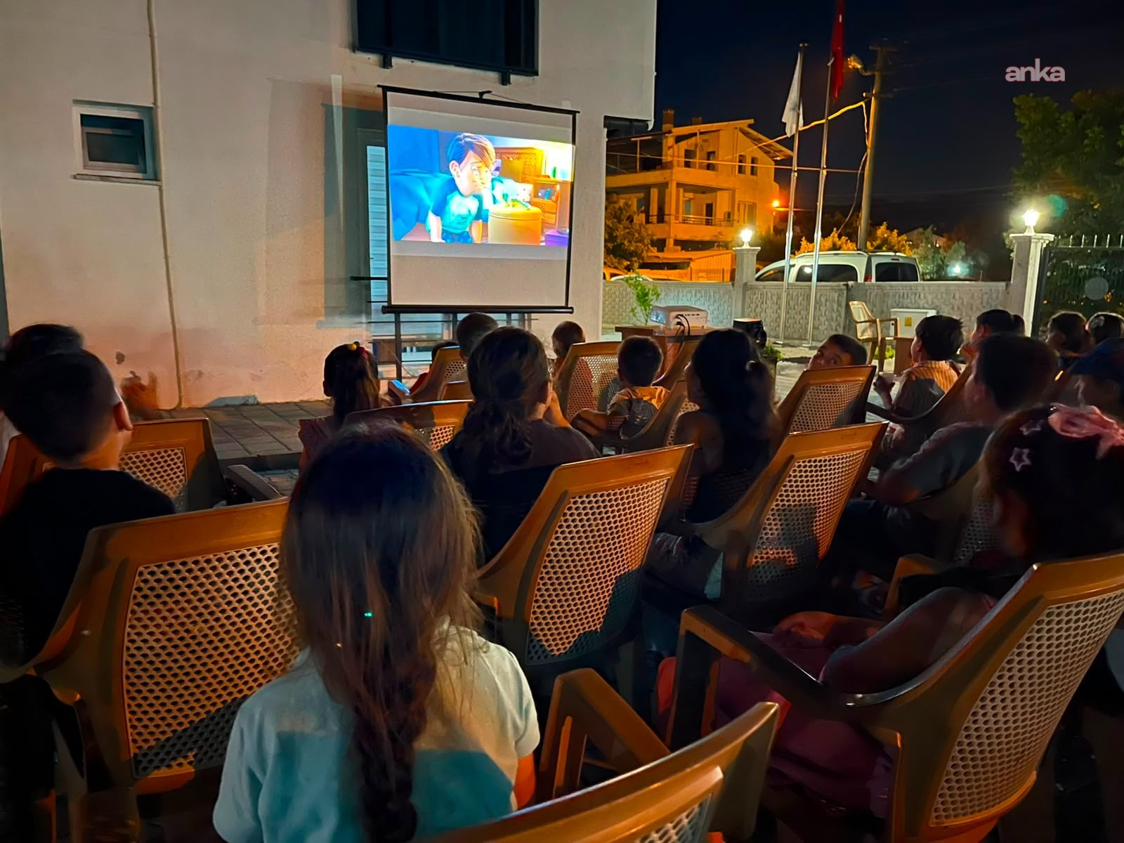 Muğla Büyükşehir Belediyesi, çocukları sinema etkinliğinde buluşturdu