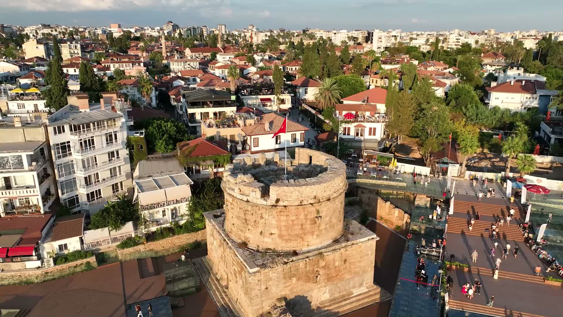 Antalya'da "Gün Batımı Konserleri", Zefir Trio ile devam etti
