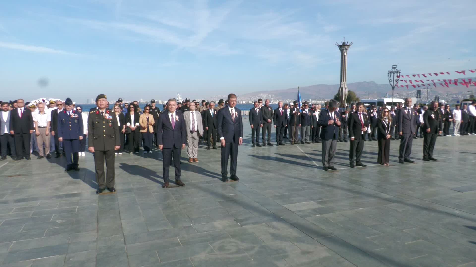 İzmir'de 19 Eylül Gaziler Günü törenle kutlandı