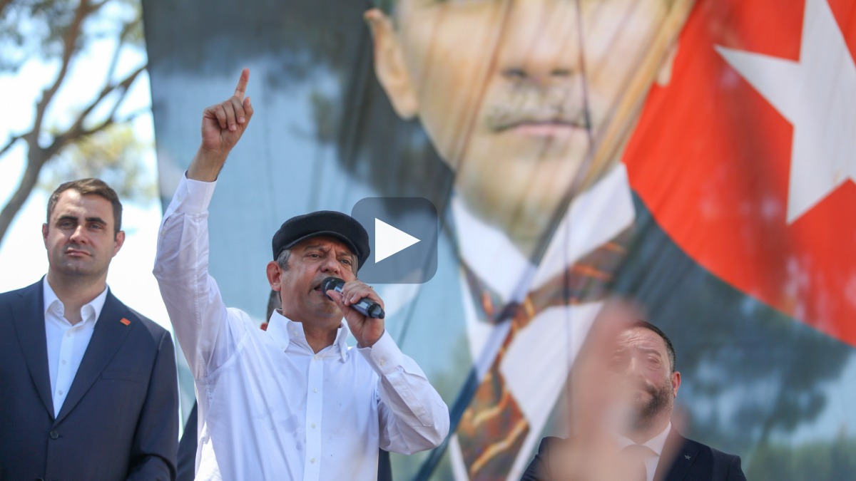 Özgür Özel'den İzmir'de "yeni parti" yanıtı: Yeni bir siyaseti müjdeliyoruz