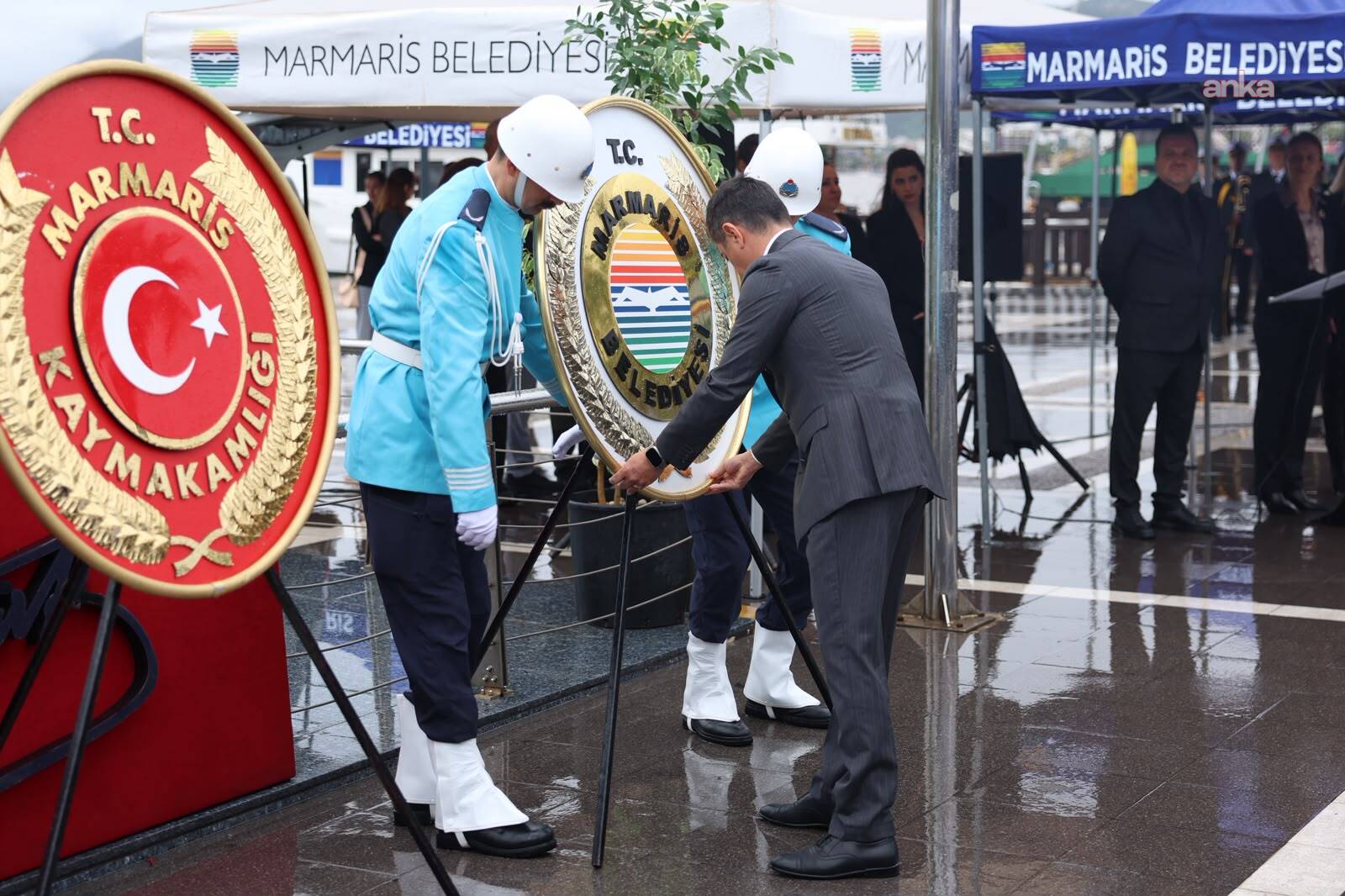 Marmaris’te Cumhuriyet Bayramı kutlamaları çelenk sunumuyla başladı