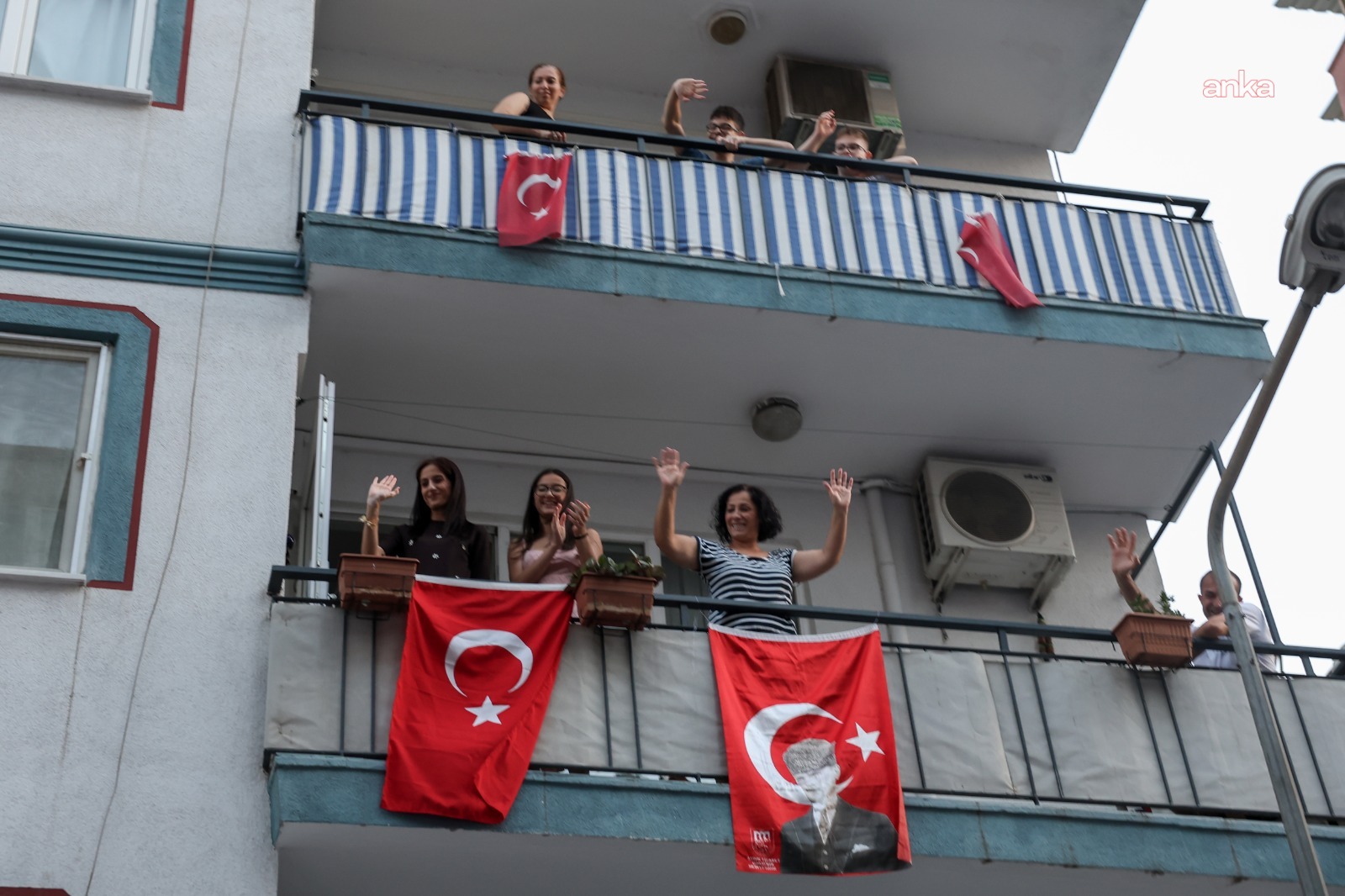 Efeler Belediyesi, Zafer Bayramı coşkusunu kentin dört bir yanına taşıdı