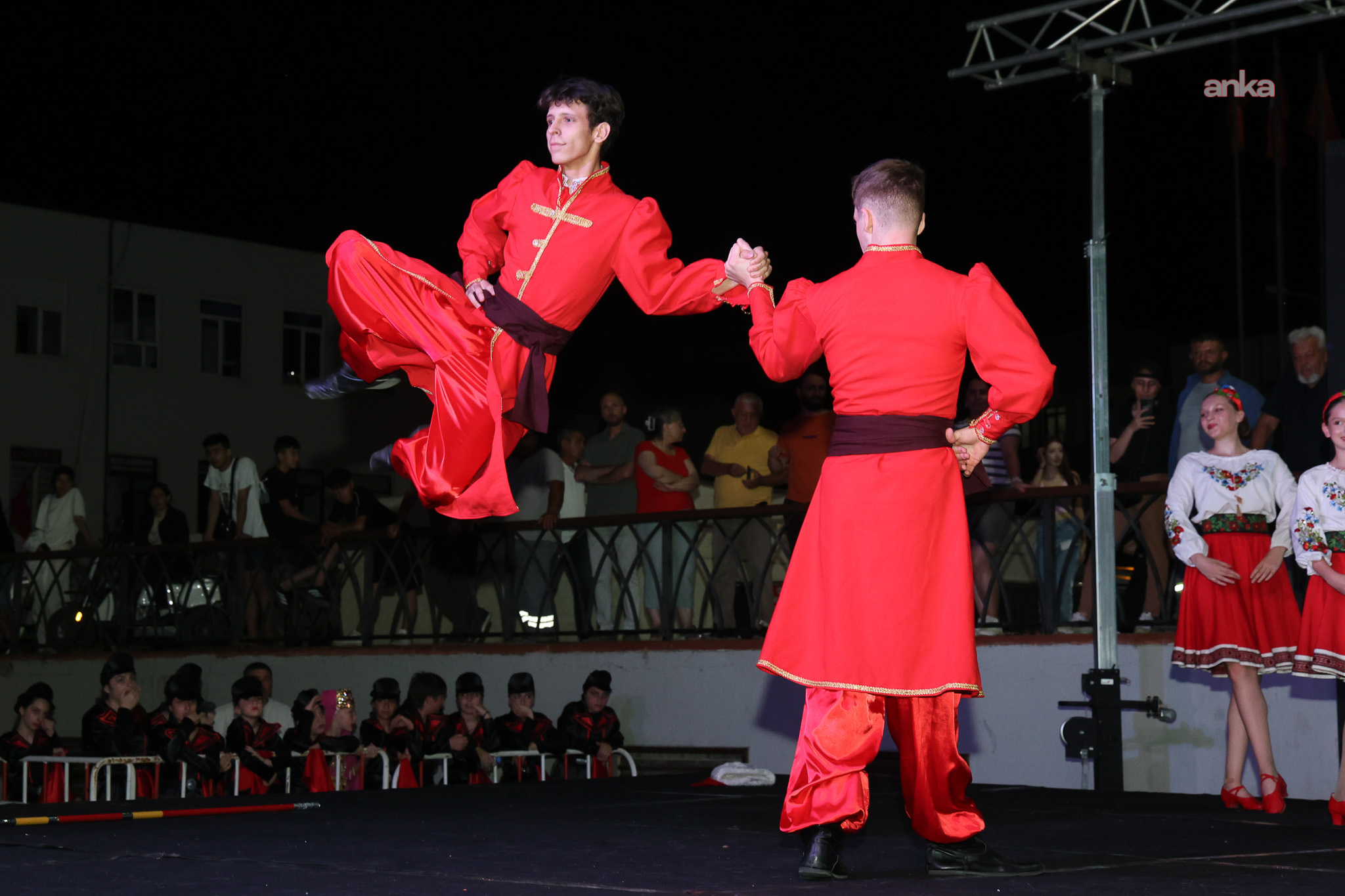 Manavgat’ta 12. Uluslararası Halk Dansları Festivali düzenlendi