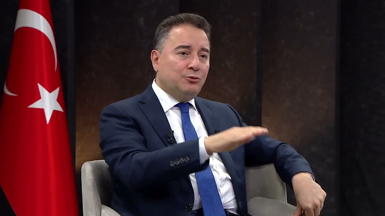 Babacan'dan Cumhurbaşkanı Erdoğan'a: "Fon listesini açıklasın"