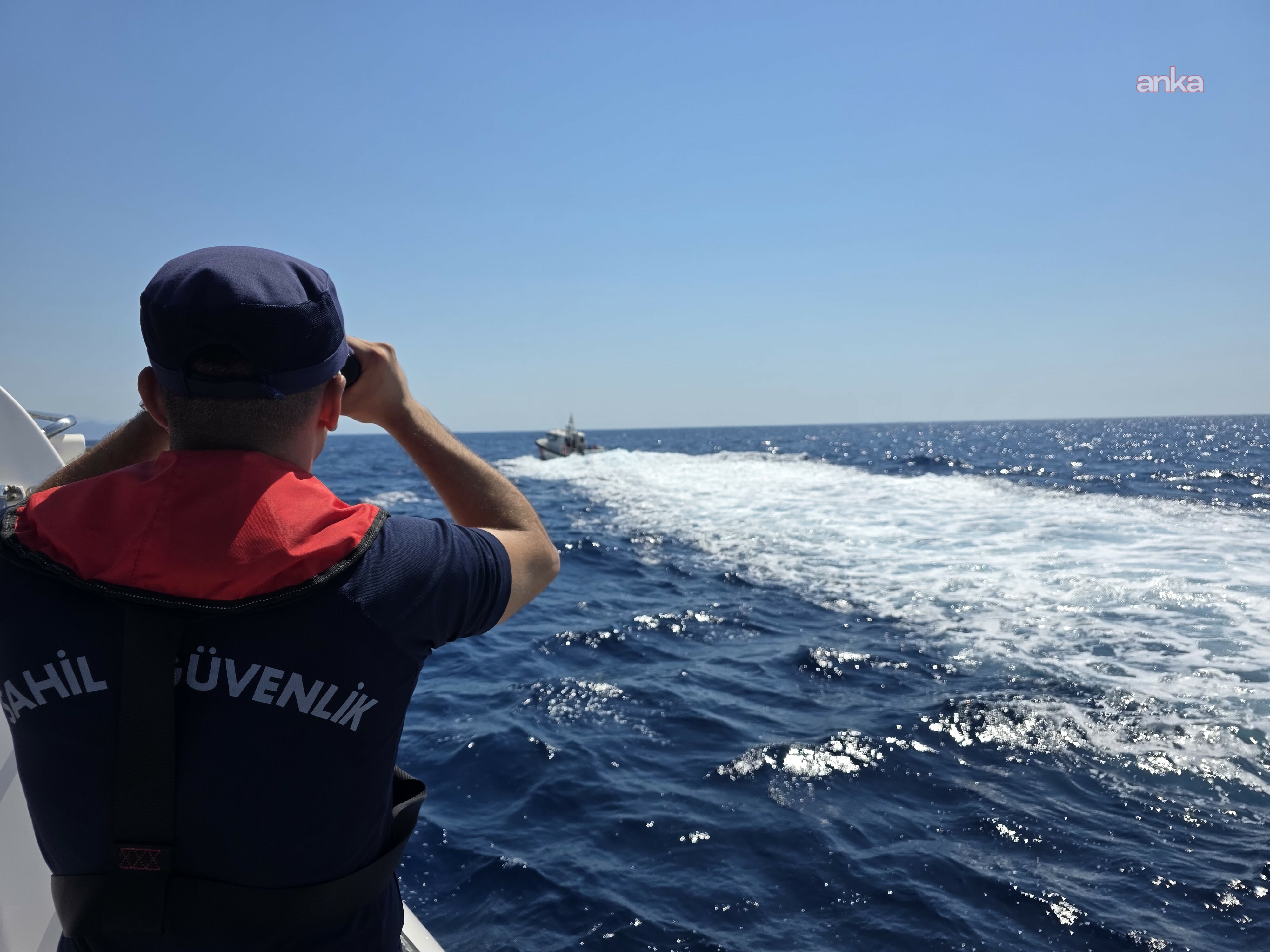 Marmaris açıklarında düzensiz göçmen taşıyan tekne battı: 1 ölü, 2 kayıp