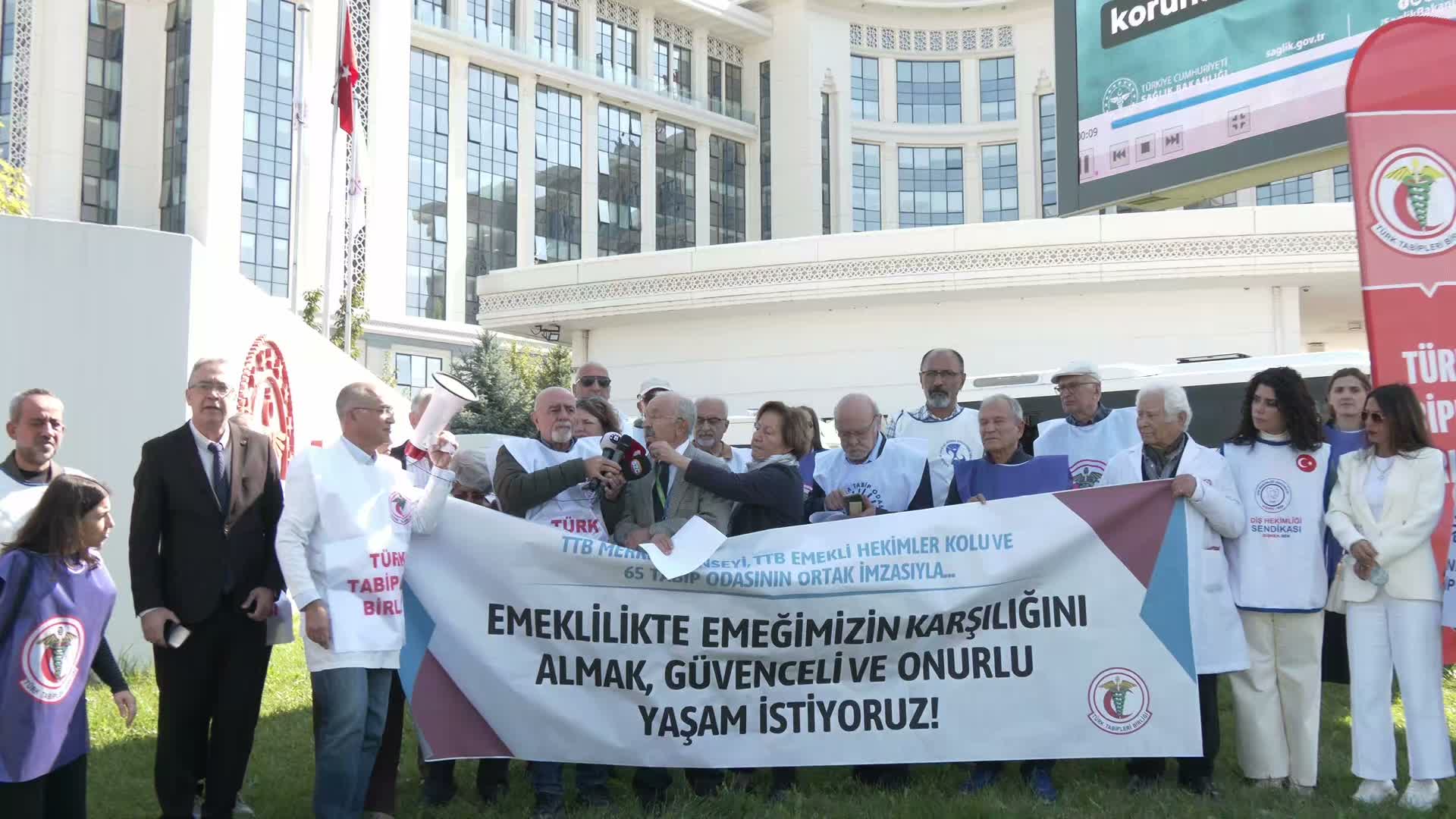 TTB'den emekli hekimlerin özlük hakları için çağrı: "Aylıklar yoksulluk sınırının üzerine çıkarılmalı"
