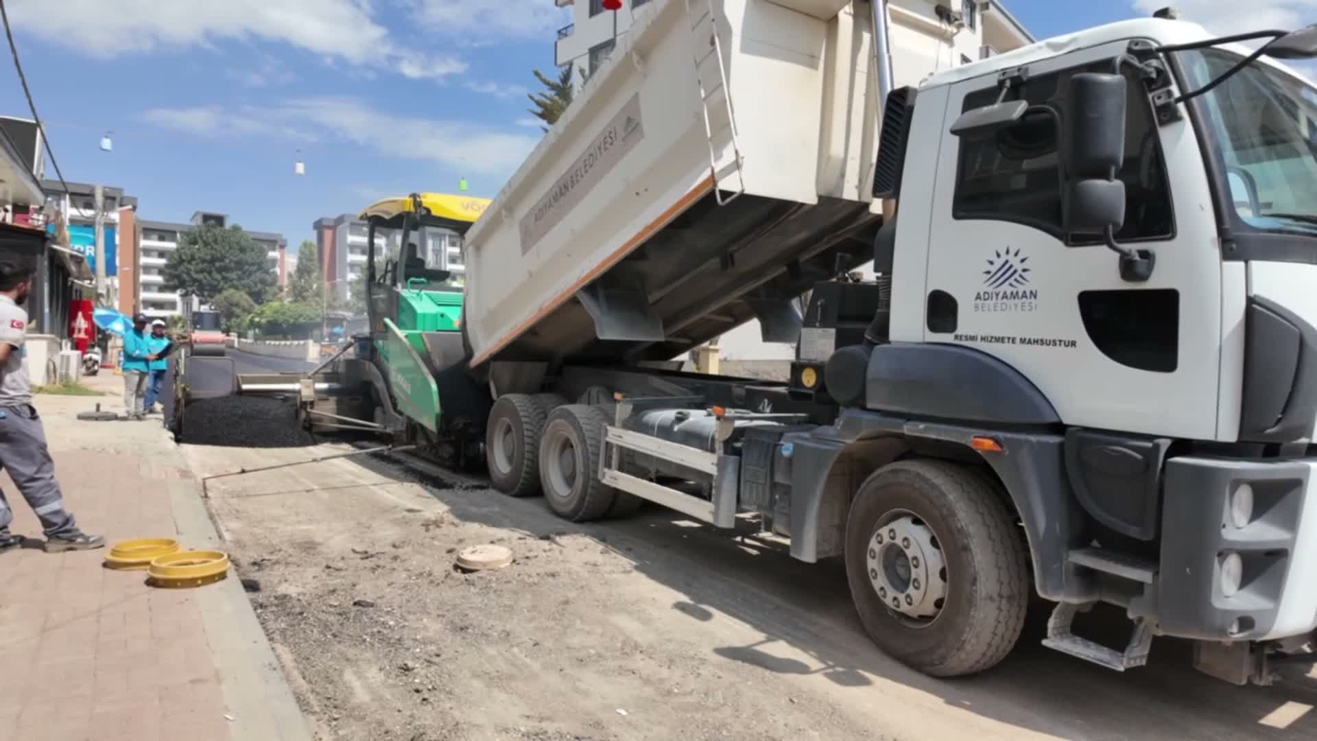 Adıyaman Belediyesi’nden üniversite bölgesinde asfalt mesaisi
