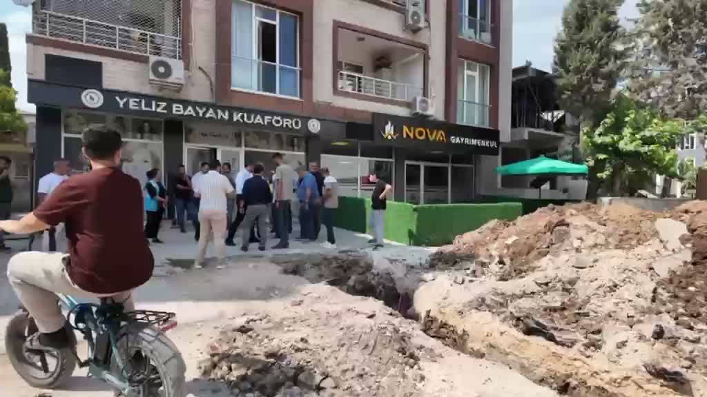 Adıyaman’da asfalt, yama ve parke çalışmaları kent genelinde sürüyor