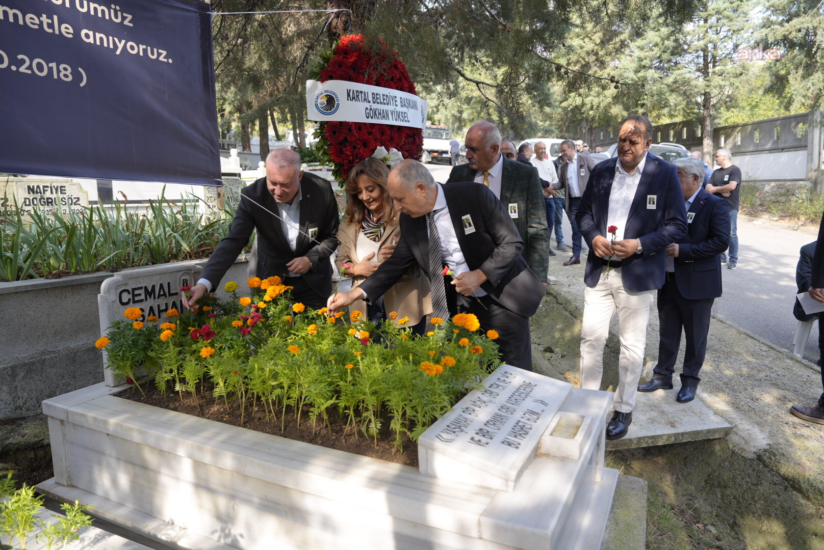 Kartal Belediyesi’nin eski müdürü Cemal Şahan, vefatının 8. yılında kabri başında anıldı