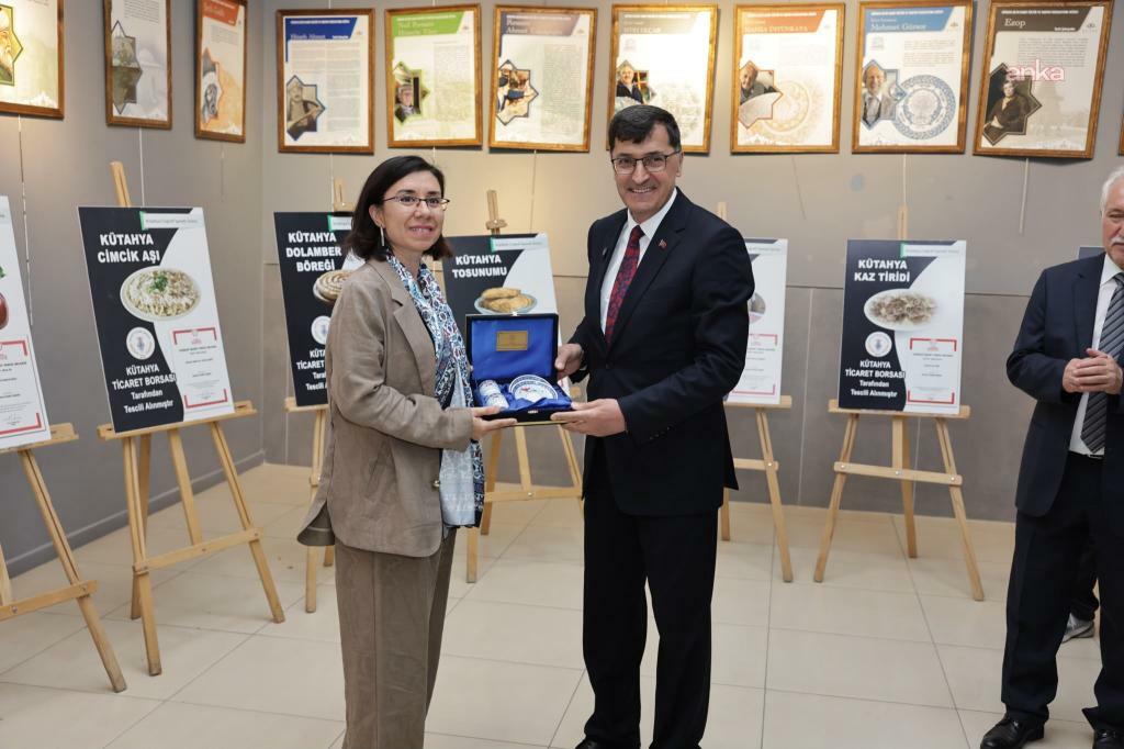 Şehr-i Kütahya Kültür ve Sanat Sergisi III, Uşak'ta ziyarete açıldı