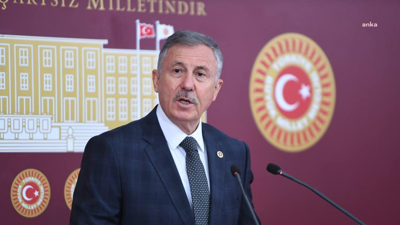 Selçuk Özdağ, Bakan Bak'a Coğrafya Olimpiyatı’ndaki "Kıbrıs Cumhuriyeti" tanıtımı iddiasını sordu