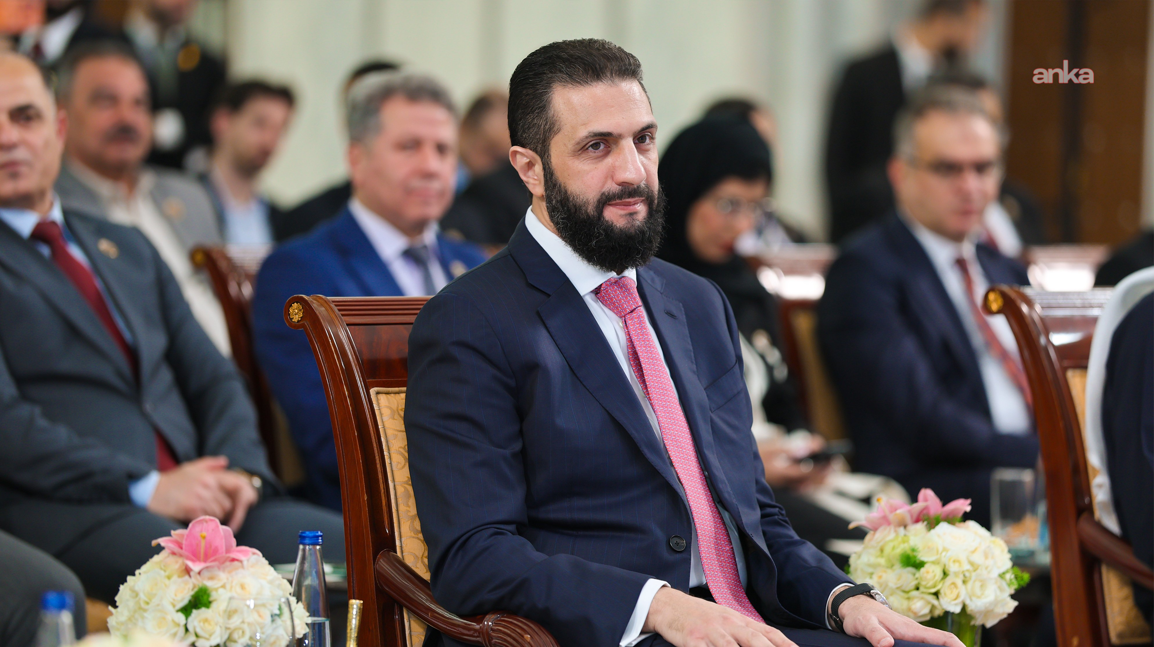 Suriye Cumhurbaşkanı Şara, Suudi Arabistan Veliaht Prensi Bin Selman ile görüşmek üzere Riyad'da