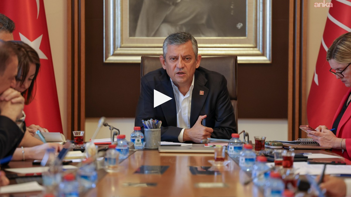 Özgür Özel, kurmaylarını topladı: Saha programı, yeni parti ve ihraçları görüştüler