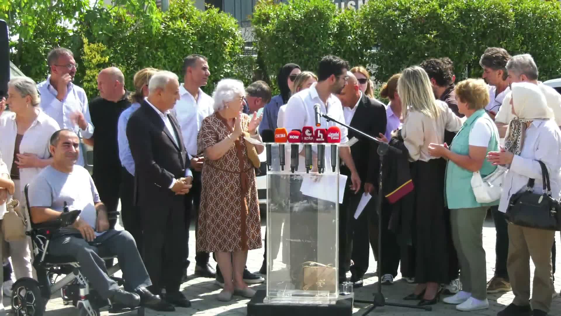 15 aydır cezaevinde bulunan Oya ve Celal Tekin’in oğlu Yağız Tekin: “En azından anne babadan birini tahliye edelim diye düşünmediler”