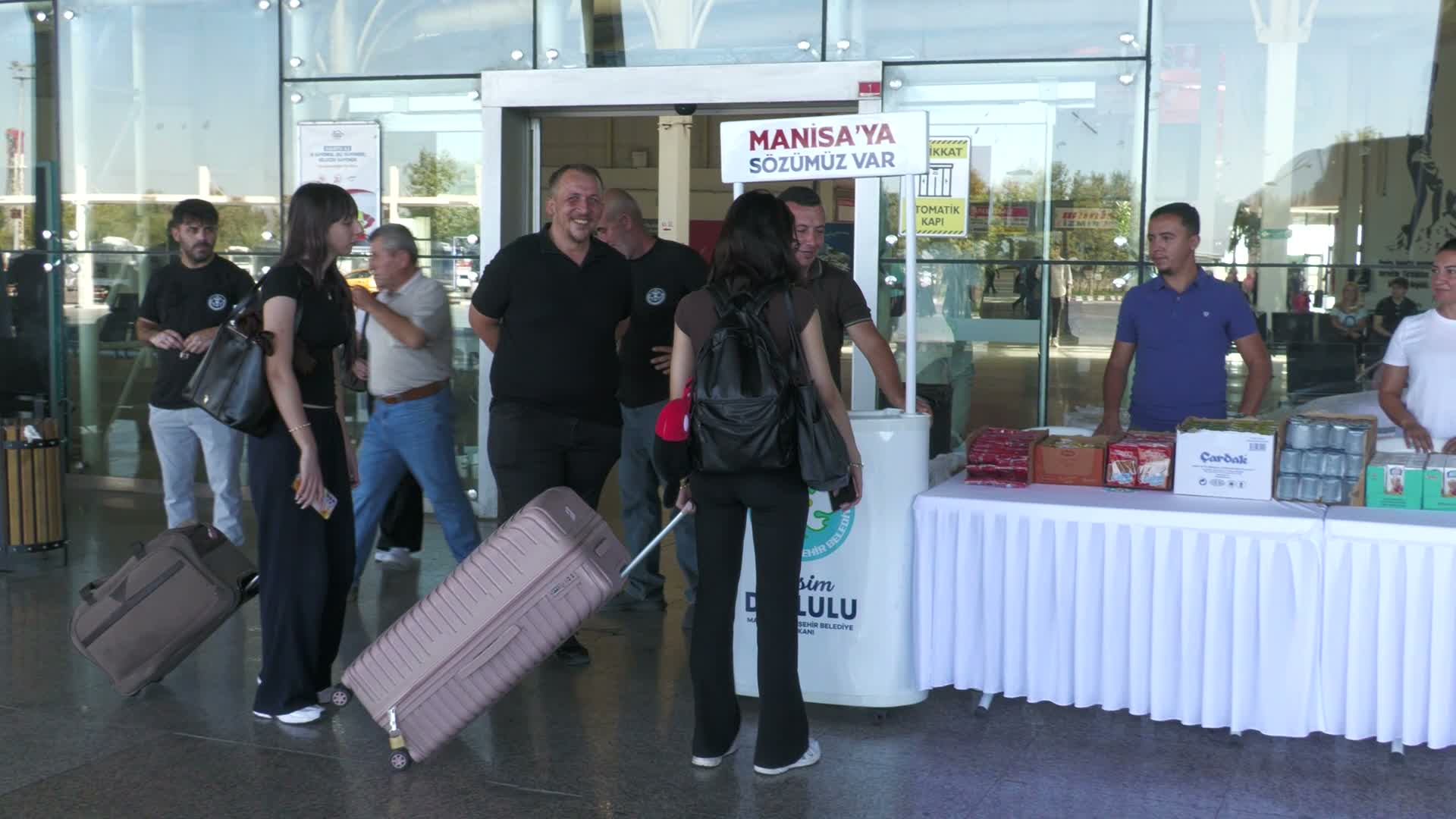 Manisa Büyükşehir Belediyesi’nden öğrencilere "Hoş Geldin" karşılaması