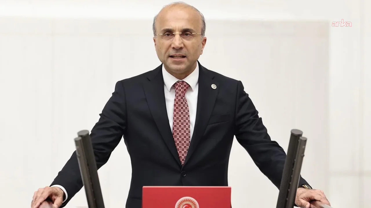 CHP'li Genç'ten Kızılay Kayseri Şube Başkanı'nın paylaşımına tepki: "Kadınların eğitim hakkını hedef alan bu gerici anlayışın Kızılay’da yeri olamaz"