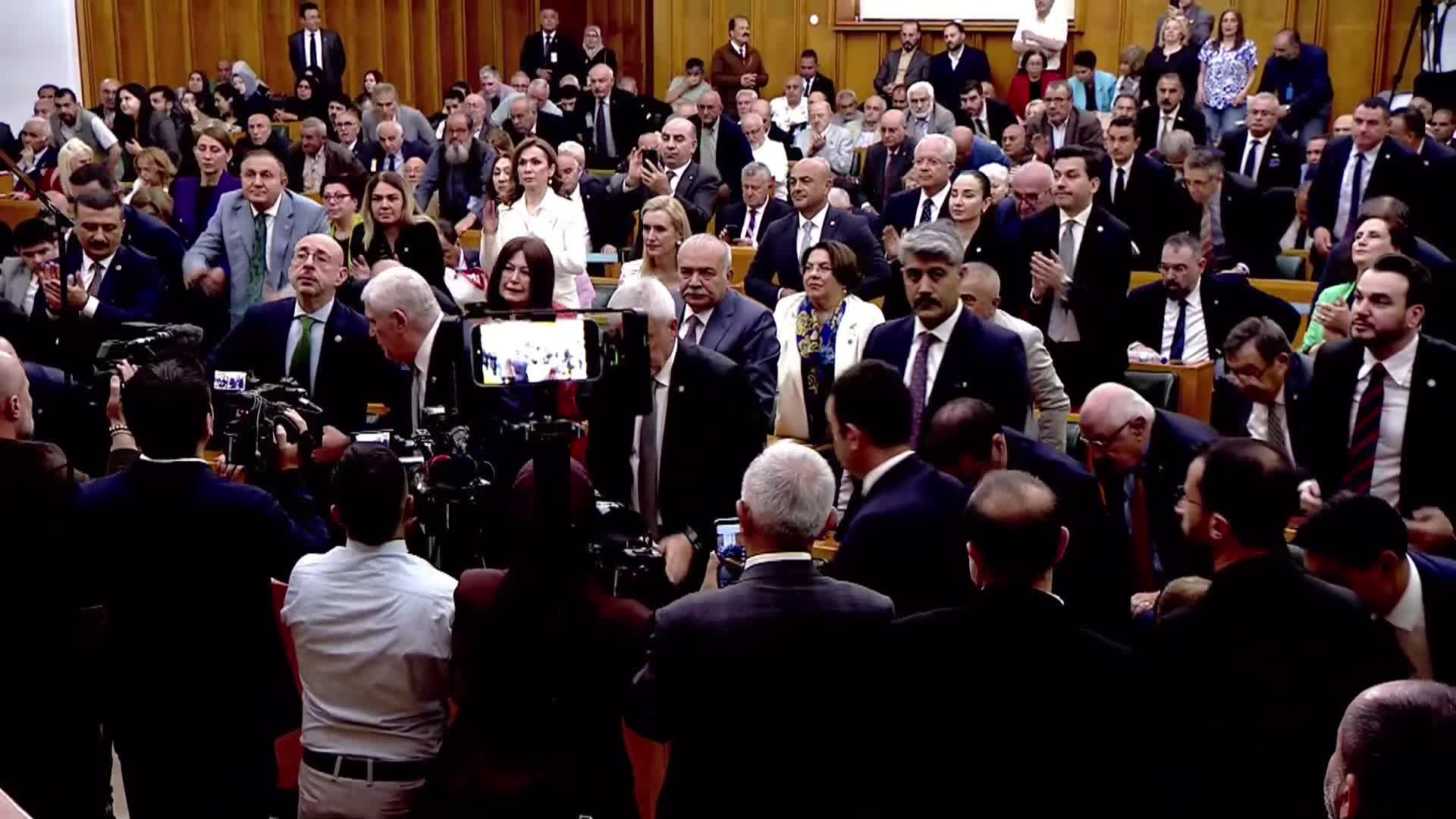 İYİ Parti Grup Toplantısı... Dervişoğlu: "CHP’ye kapılar kırılarak girilmesine bir yargı kararıdır deyip geçmiyoruz. 1960’da Yassıada’da verilenler de yargı kararıdır"