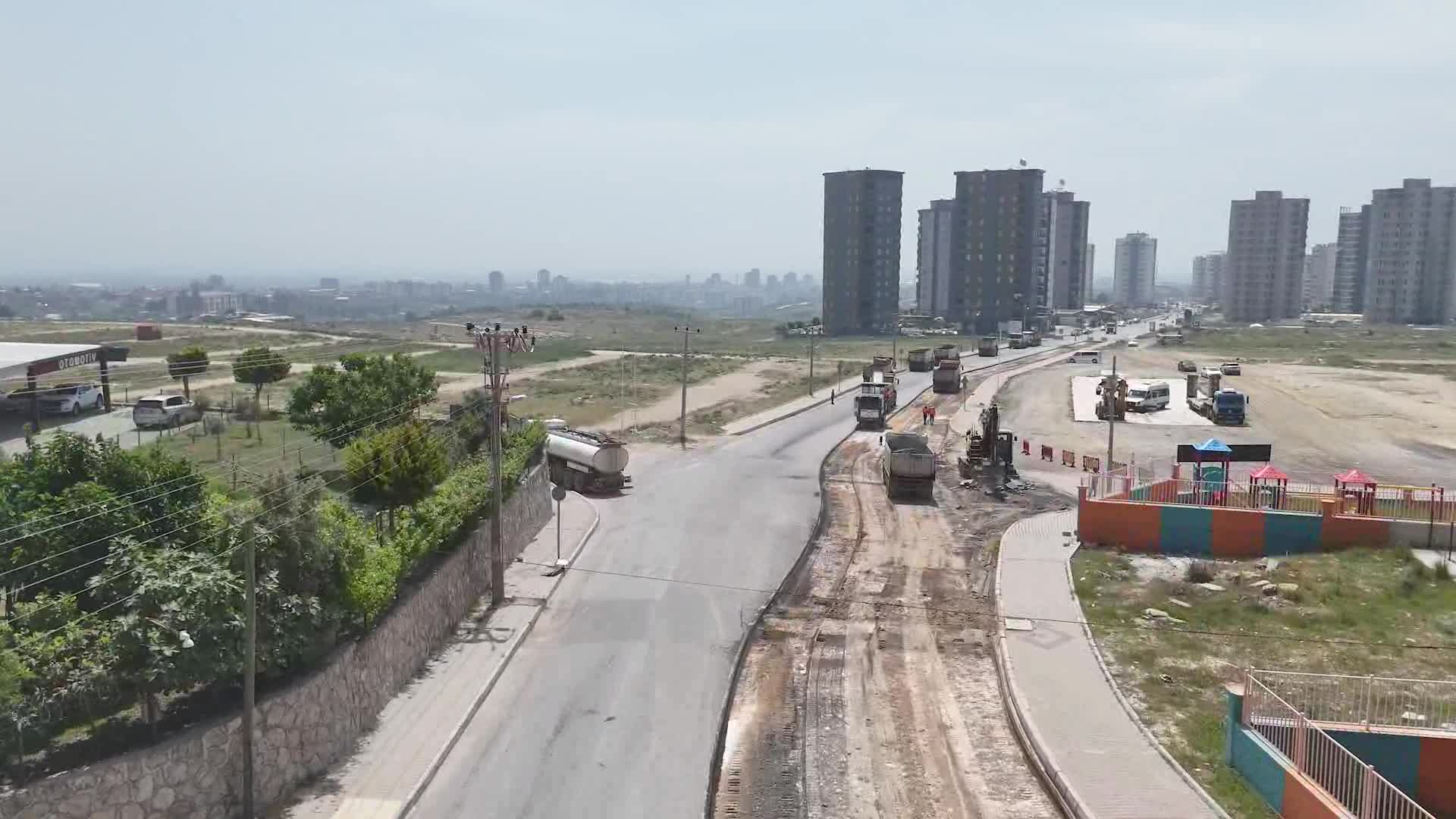 Mersin Büyükşehir Belediyesi, Mezitli ve Toroslar'da yolları daha konforlu hale getiriyor