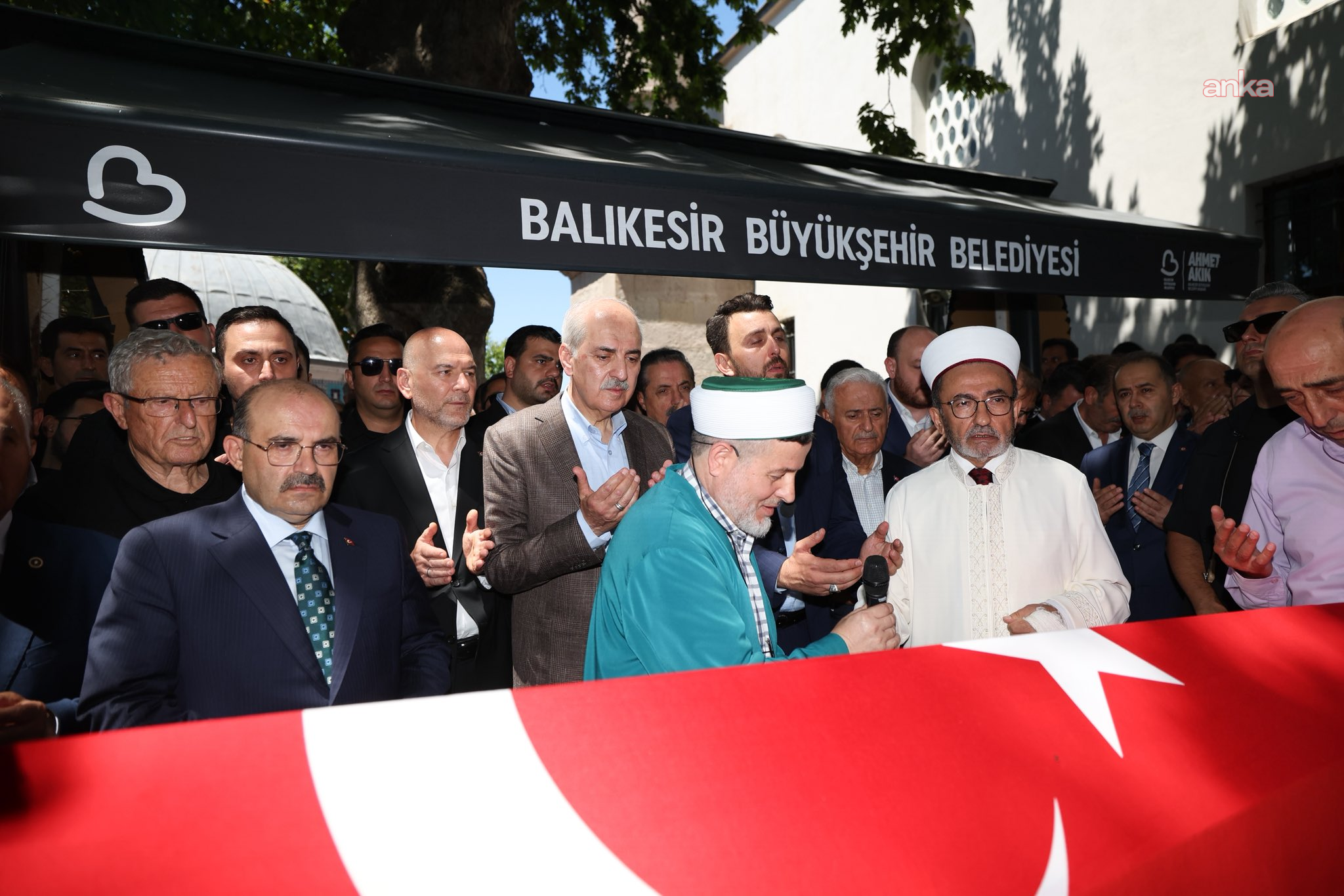 TBMM Başkanı Kurtulmuş, eski AK Parti Balıkesir Milletvekili Öztaylan'ın cenaze törenine katıldı